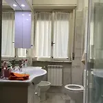 Three Close To The Sea And Services Apartment *