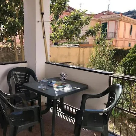 Lejlighed Three Close To The Sea And Services