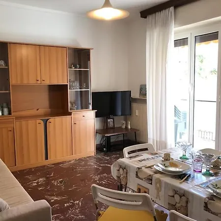 Three Close To The Sea And Services * Riva Trigoso