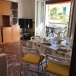 Three Close To The Sea And Services Apartamento Riva Trigoso