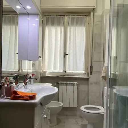 Three Close To The Sea And Services Apartman *