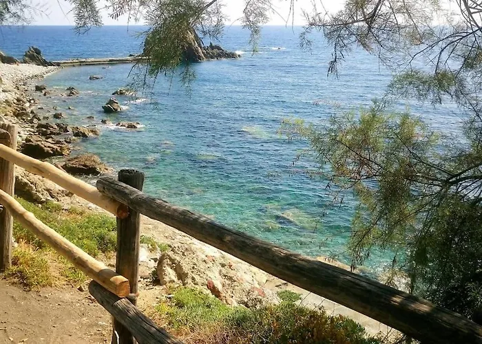 Three Close To The Sea And Services *